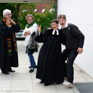 Konfi Team hat Spass nach der Konfirmation